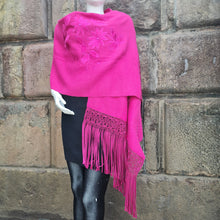 Load image into Gallery viewer, Fuchia Alpaca Shawl 02