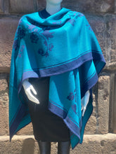 Load image into Gallery viewer, Reversible Alpaca Cape (A8)