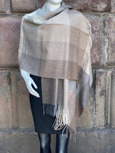 Load image into Gallery viewer, Premium Alpaca Shawl (V9)