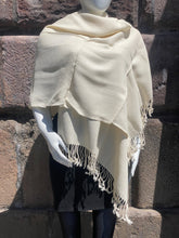 Load image into Gallery viewer, Alpaca Shawl (V21)
