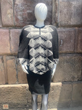 Load image into Gallery viewer, Alpaca Poncho (S6)