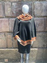 Load image into Gallery viewer, Alpaca Poncho (S4)