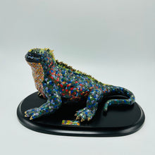 Load image into Gallery viewer, Land Iguana Sculpture 1