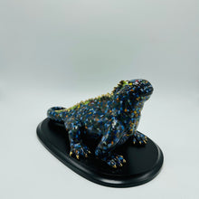 Load image into Gallery viewer, Land Iguana Sculpture 2