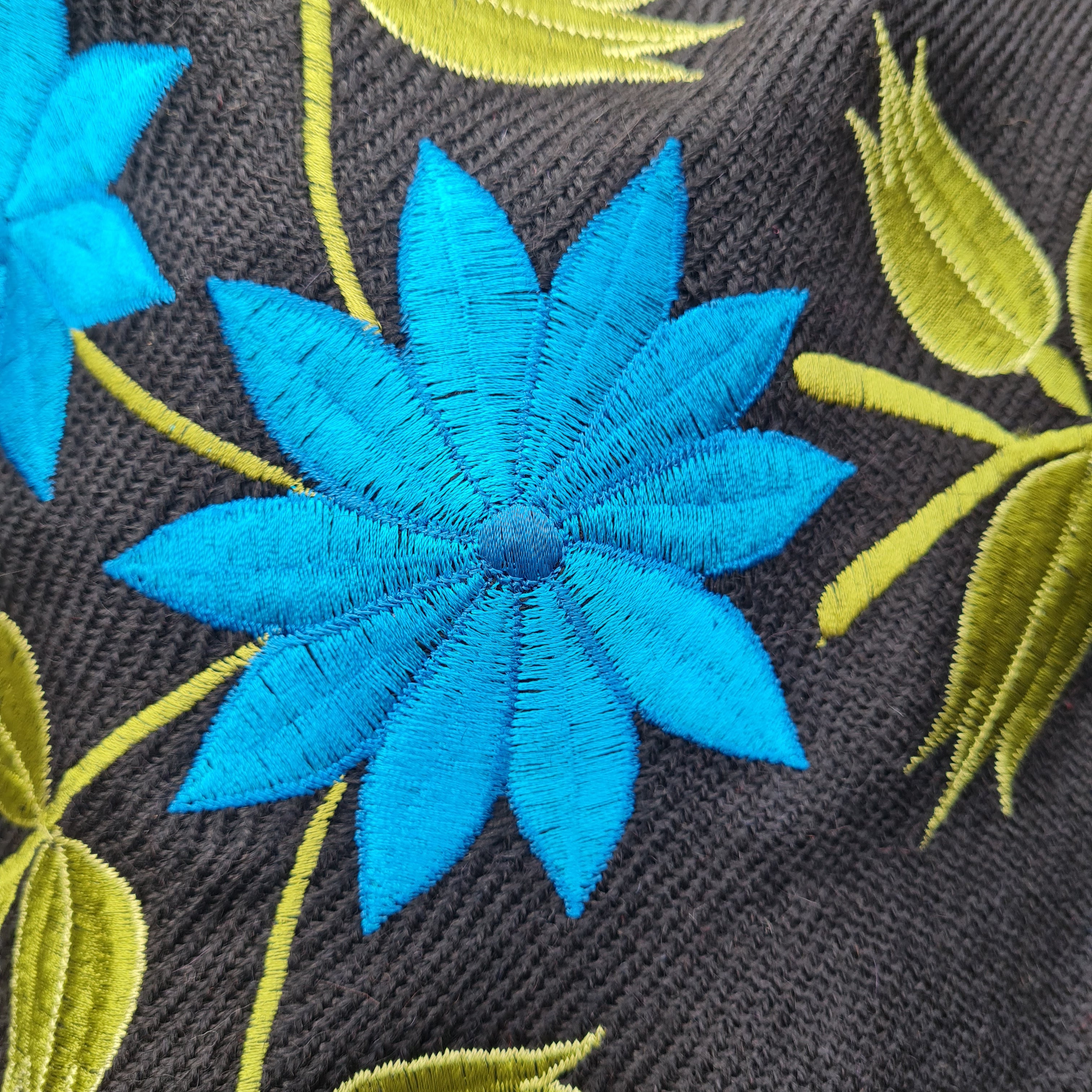 Black and blue Alpaca Shawl 07