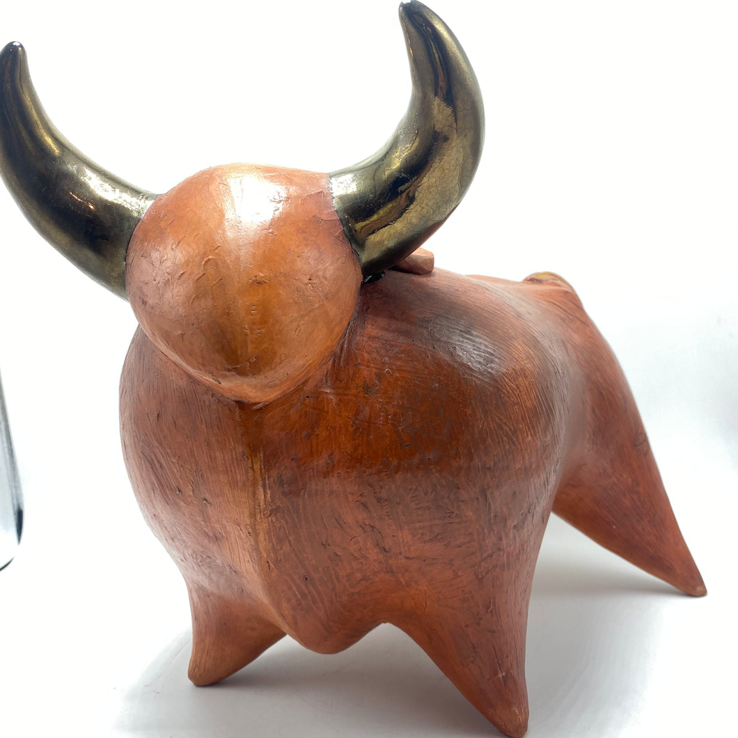 CERAMIC BULL SCULPTURE 10L