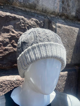 Load image into Gallery viewer, Alpaca Beanie (G9)

