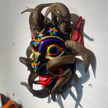 Load image into Gallery viewer, DEVIL MASK 18L
