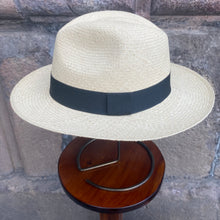 Load image into Gallery viewer, Paja Toquilla Straw Hat
