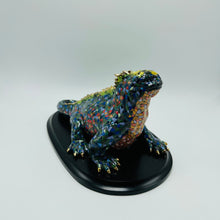 Load image into Gallery viewer, Land Iguana Sculpture 1
