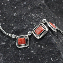 Load image into Gallery viewer, Silver and Spondylus Shell necklace 9
