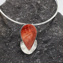 Load image into Gallery viewer, Silver and Spondylus shell Necklace 34
